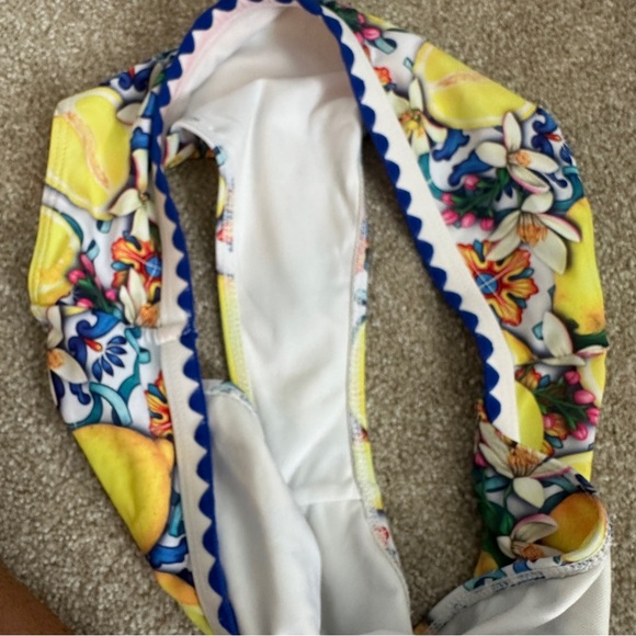 Lemon bikini 🍋 - Picture 4 of 9